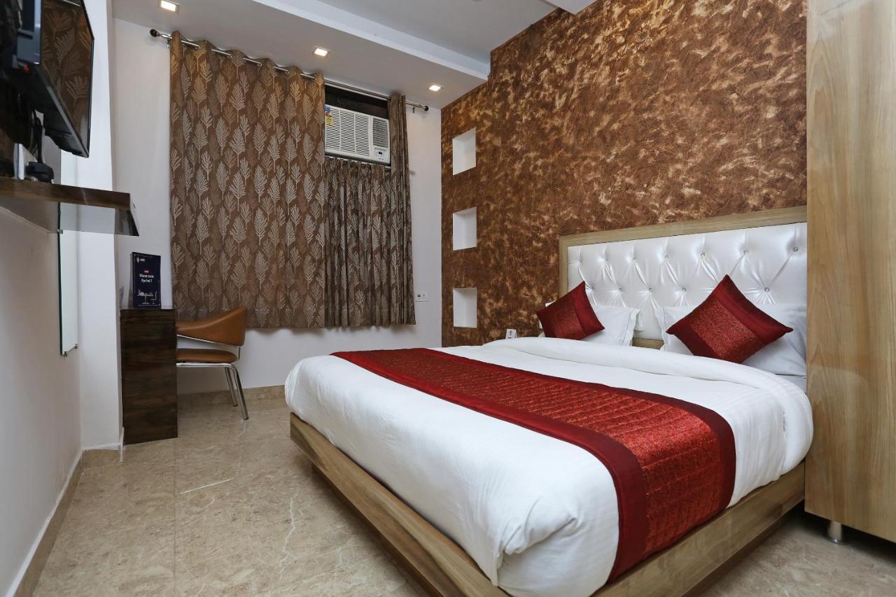 Oyo 12673 The Diplomat Inn Δελχί Εξωτερικό φωτογραφία
