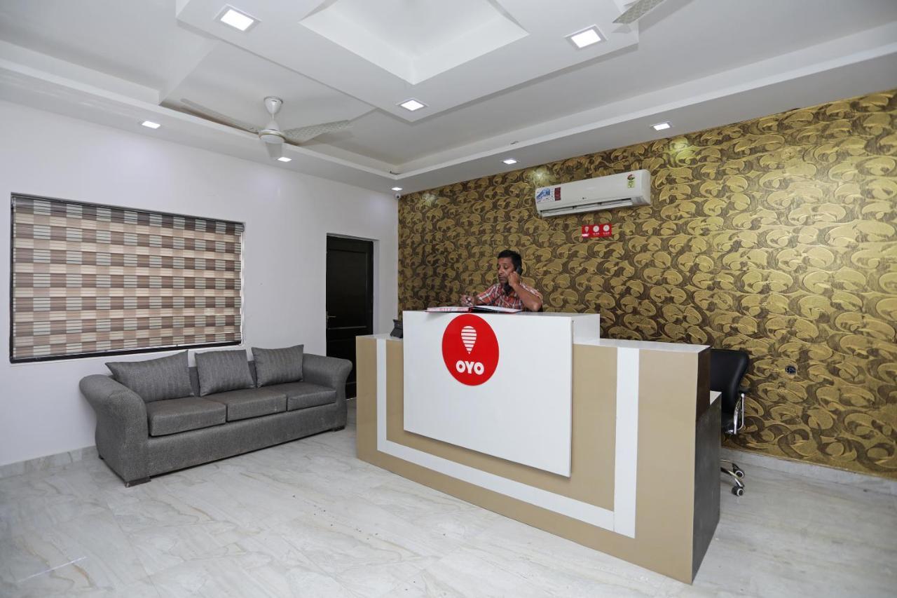 Oyo 12673 The Diplomat Inn Δελχί Εξωτερικό φωτογραφία