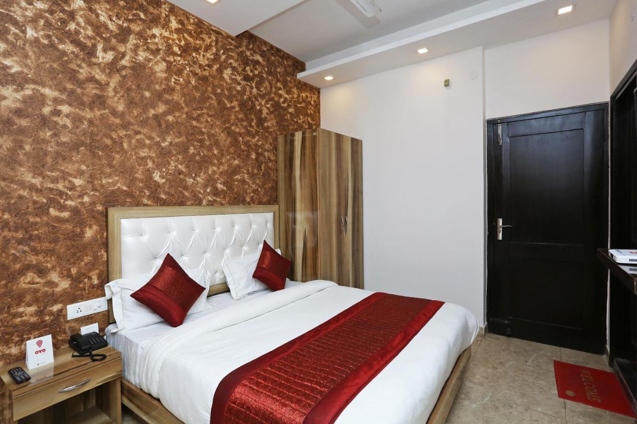 Oyo 12673 The Diplomat Inn Δελχί Εξωτερικό φωτογραφία